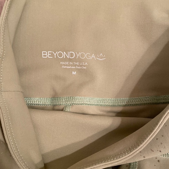 Beyond Yoga High Waisted Alloy Ombre Midi Leggings - Picture 13 of 13